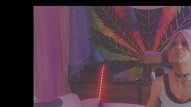 Snapshot of mistismoker chatting on 04/12/26, 08:17 mistismoker online show from 04/12/26, 08:17