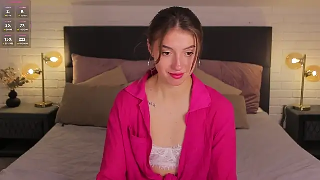 SweetVikki online show from 11/15/25, 08:24