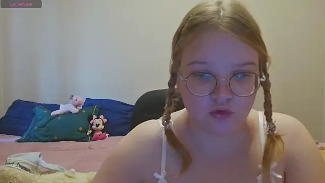 Snapshot of Rosa_Grenn chatting on 10/24/25, 09:08 Rosa Grenn online show from 10/24/25, 09:08