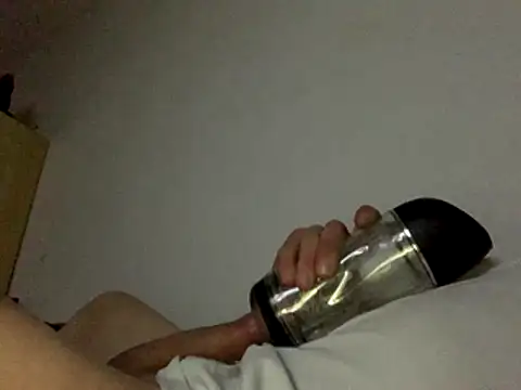 Snapshot of P44698 chatting on 12/16/25, 09:41 P44698 online show from 12/16/25, 09:41