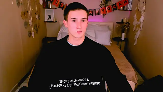 David  Diamond online show from 10/26/25, 03:56