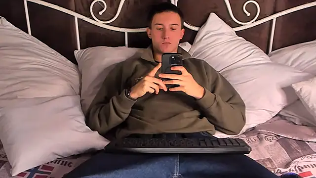 David  Diamond online show from 10/24/25, 03:55