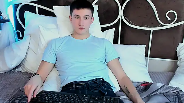 David  Diamond online show from 11/30/25, 03:57