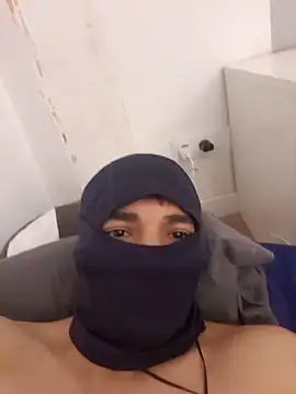 Elcurvo69 online show from 10/31/25, 11:33