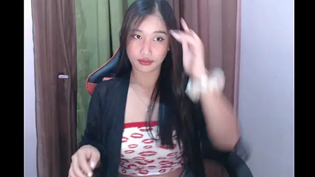 Snapshot of Chubby_HotLady chatting on 11/22/25, 03:00 Chubby HotLady online show from 11/22/25, 03:00