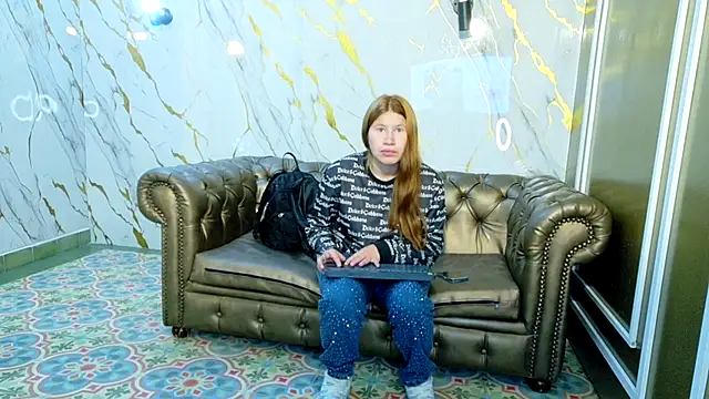 Olivia11  online show from 12/22/25, 11:21