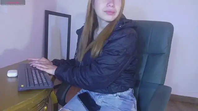 Olivia11  online show from 02/12/26, 01:44