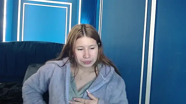 Snapshot of Olivia11_ chatting on 09/25/25, 12:00 Olivia11 online show from 09/25/25, 12:00