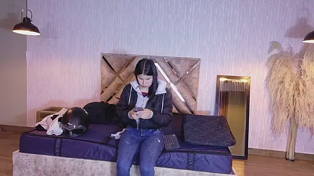 Olivia11  online show from 04/22/26, 12:39