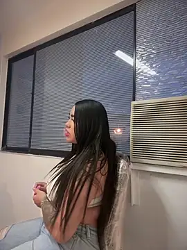 SofiaWildee online show from 10/08/25, 10:54