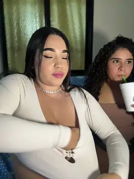SofiaWildee online show from 06/12/26, 04:32