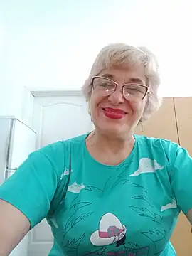 Snapshot of 52MiaLove02 chatting on 05/28/26, 04:53 52MiaLove02 online show from 05/28/26, 04:53