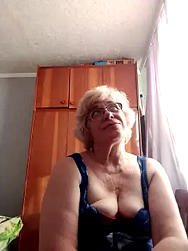 Snapshot of 52MiaLove02 chatting on 06/24/26, 04:49 52MiaLove02 online show from 06/24/26, 04:49