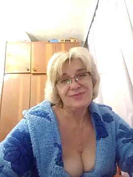 Snapshot of 52MiaLove02 chatting on 12/20/25, 08:12 52MiaLove02 online show from 12/20/25, 08:12