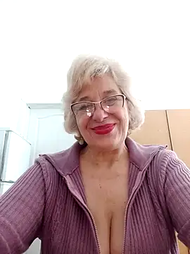 Snapshot of 52MiaLove02 chatting on 04/21/26, 04:52 52MiaLove02 online show from 04/21/26, 04:52
