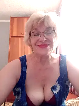 Snapshot of 52MiaLove02 chatting on 06/11/26, 04:48 52MiaLove02 online show from 06/11/26, 04:48