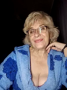 52MiaLove02 online show from 11/19/25, 05:57