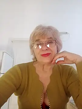 Snapshot of 52MiaLove02 chatting on 01/13/26, 05:55 52MiaLove02 online show from 01/13/26, 05:55