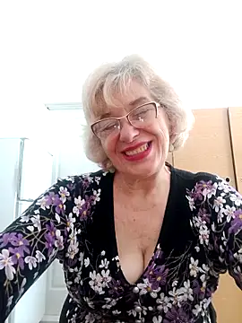 Snapshot of 52MiaLove02 chatting on 05/06/26, 05:11 52MiaLove02 online show from 05/06/26, 05:11