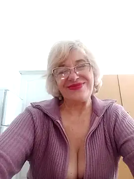 Snapshot of 52MiaLove02 chatting on 04/27/26, 04:54 52MiaLove02 online show from 04/27/26, 04:54