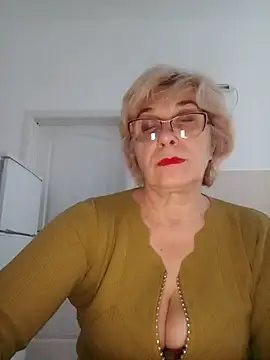 52MiaLove02 online show from 11/28/25, 05:51