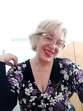Snapshot of 52MiaLove02 chatting on 05/05/26, 04:59 52MiaLove02 online show from 05/05/26, 04:59