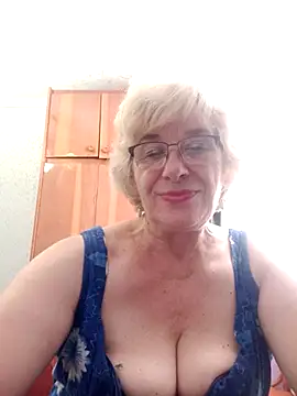 Snapshot of 52MiaLove02 chatting on 07/08/26, 04:51 52MiaLove02 online show from 07/08/26, 04:51