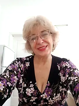 52MiaLove02 online show from 11/19/25, 05:51