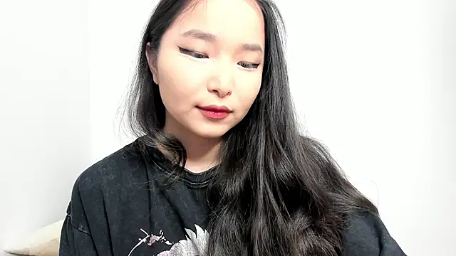 Soyun Mia online show from 05/13/26, 01:40