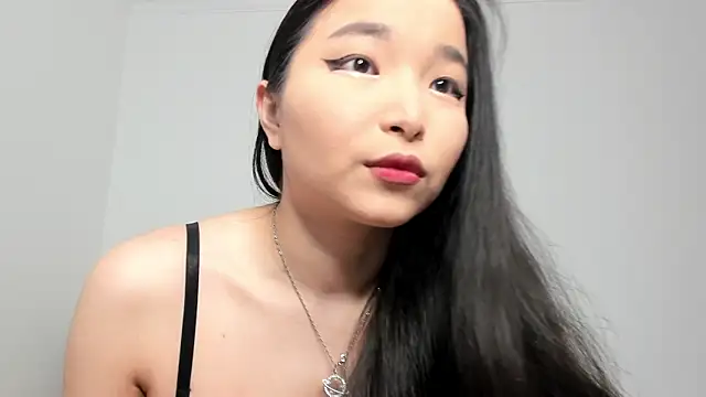 Soyun Mia online show from 05/17/26, 01:22