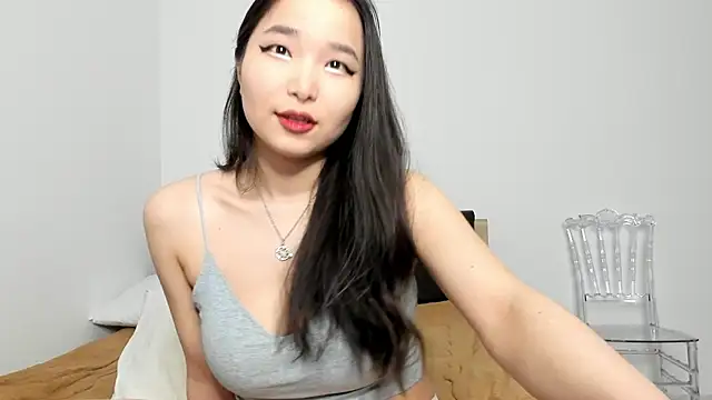 Soyun Mia online show from 04/08/26, 02:40