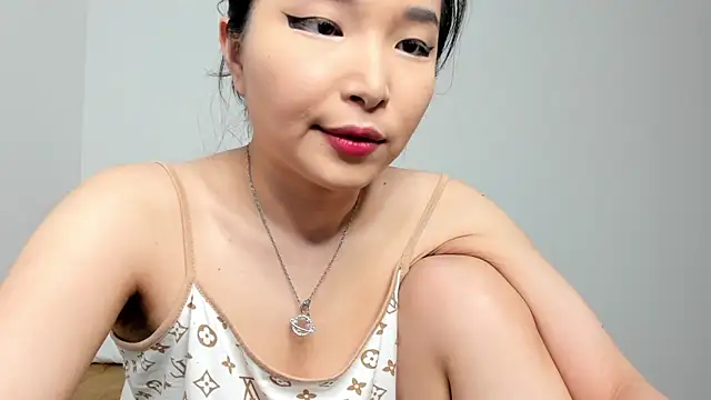 Soyun Mia online show from 05/08/26, 12:20