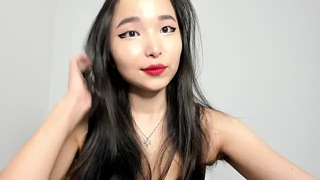 Soyun Mia online show from 12/18/25, 01:15