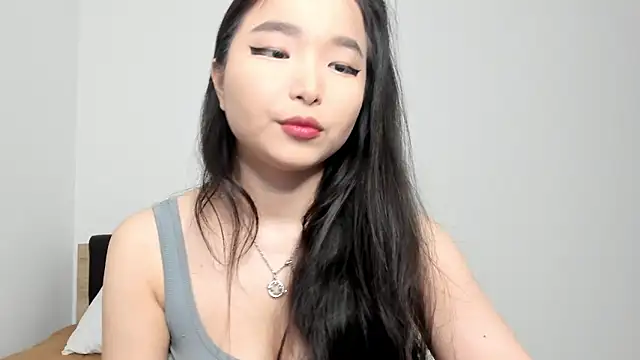 Soyun Mia online show from 04/22/26, 01:40