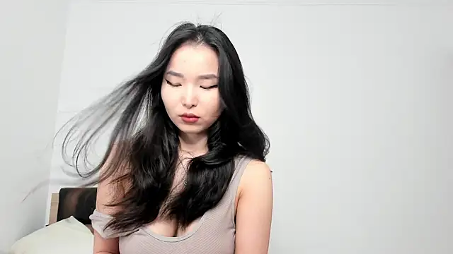 Soyun Mia online show from 06/08/26, 12:06