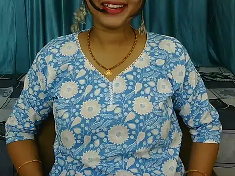 priya-kumari22 online show from 10/10/25, 04:13