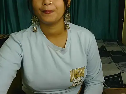priya-kumari22 online show from 10/08/25, 04:25