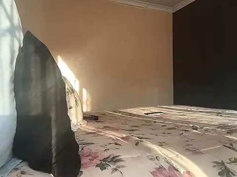 Cianda24 online show from 10/21/25, 03:44