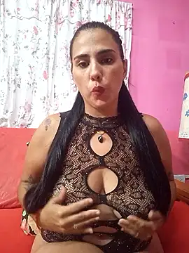 Snapshot of kariciasecreta chatting on 01/19/26, 03:10 kariciasecreta online show from 01/19/26, 03:10