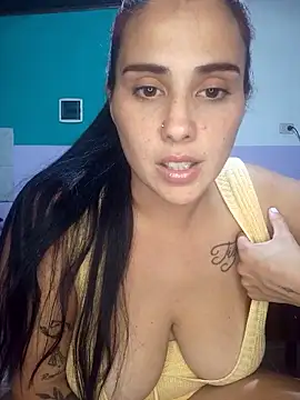 kariciasecreta online show from 05/05/26, 01:41