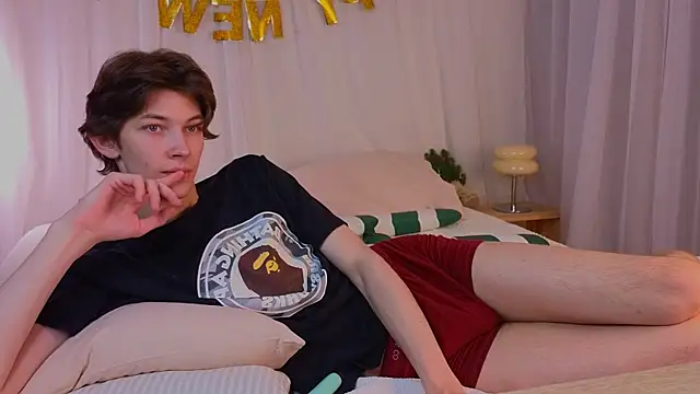  Den1s  online show from 12/18/25, 12:42