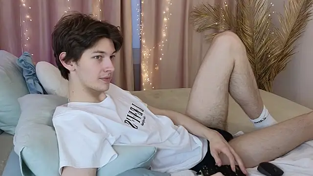  Den1s  online show from 11/15/25, 01:37