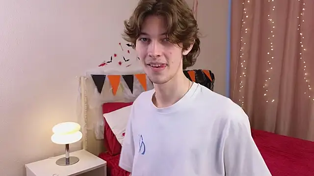  Den1s  online show from 10/25/25, 12:28