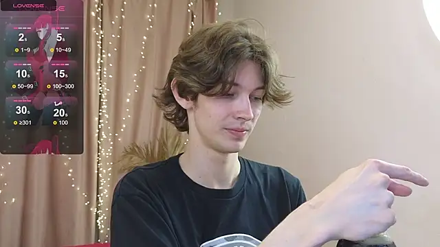  Den1s  online show from 10/26/25, 03:34