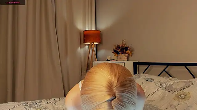 ErinBissonnette online show from 11/09/25, 07:51