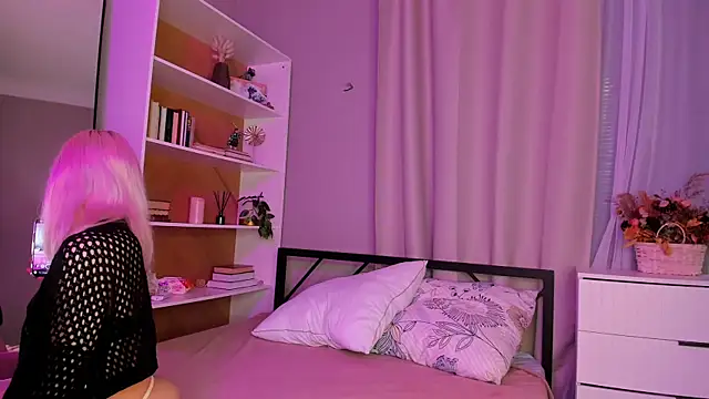 ErinBissonnette online show from 03/28/26, 07:04