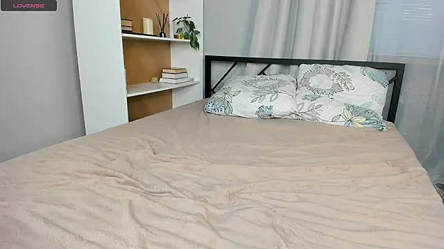 ErinBissonnette online show from 03/15/26, 07:32