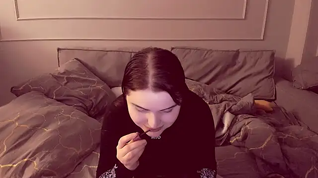 Snapshot of Isabellaprincess chatting on 11/12/25, 09:40 Isabellaprincess online show from 11/12/25, 09:40