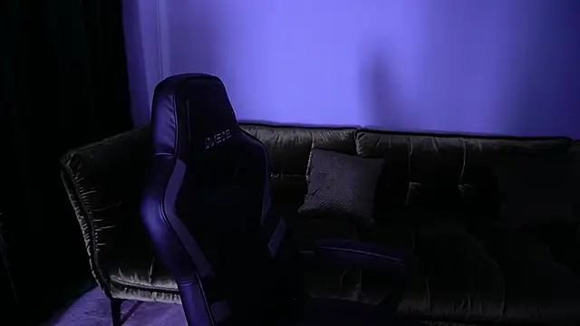 LioraFox online show from 11/27/25, 09:26