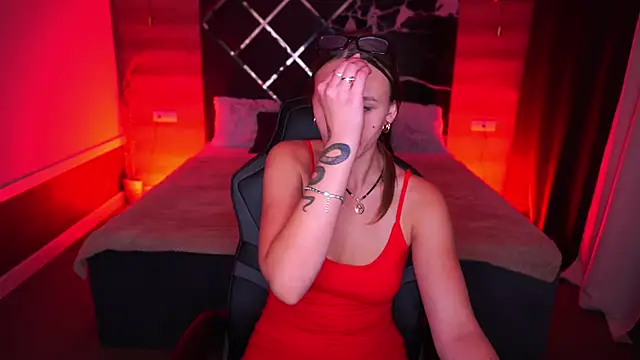 LioraFox online show from 09/21/25, 01:33